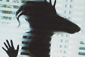 Кто из звёзд опубликовал это пикантное фото?