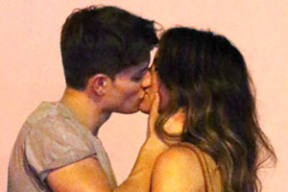 43-летняя Кейт Бекинсейл закрутила роман с 21-летним комиком