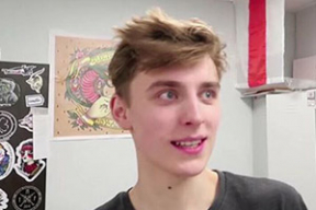 Кто такой Влад Бумага: парень, который стал популярнее, чем всё госТВ