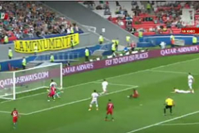 Впервые в истории футбола отменен гол после видеоповтора