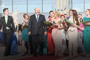 Три мелочи, о которых Лукашенко забыл рассказать выпускникам