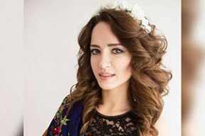 Стала вядома, што за брунэтка сядзела з Лукашэнкам на Купаллі — шмат фота