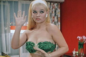 Фотожабы: «Как грудь показывают, так папа меня с собой не взял»