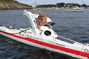 Польский пенсионер пересек Атлантику на байдарке, проведя в океане более 100 дней!