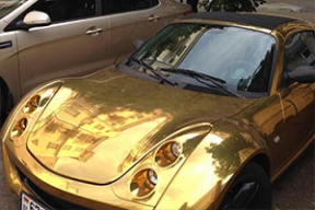 Коллекцию золотых авто на дорогах Беларуси пополнил еще один экземпляр