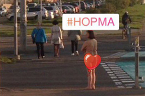 Обнаженная женщина гуляла по Минску. Фотофакт