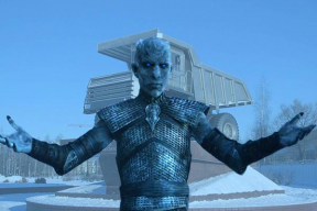 Фотожабы: «Во дворце так холодно, что нам с папой спать приходится в мундирах»