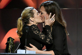 Кейт Уинслет подарила страстный поцелуй женщине. Кто она?