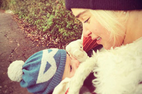 Мать драконов с младенцем