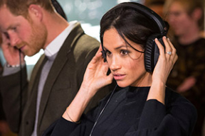 Невеста принца Гарри пришла на радио в свитере из дешевого универмага и не стесняется этого