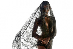 Из одежды – только вуаль