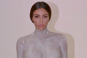 Кардашьян разделась, чтобы торговать своим телом