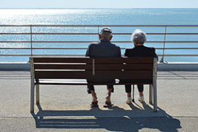 Кто в Беларуси не спешит уходить на пенсию