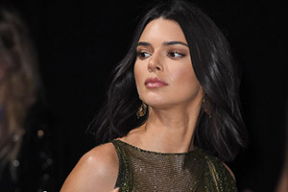 Кендалл Дженнер появилась в Каннах практически топлесс