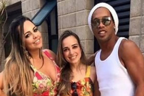 Роналдиньо возьмет в жены сразу двух девушек?
