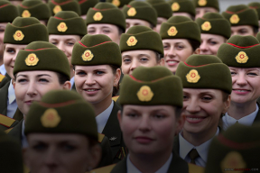 Парад в День независимости: улыбки белорусок в форме, китайский марш, танцы и танки