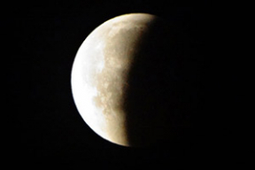 «Кровавая Луна» спряталась от белорусов за облаками