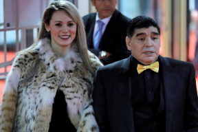 После визита в Брест Марадона решил жениться на женщине вдвое моложе себя, которую обвинял в воровстве