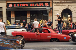 Фестиваль раритетных авто в Стокгольме: что показывали и как на это смотрели