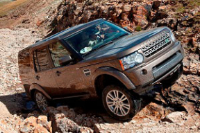 Вперед по бездорожью: на какой модели Land Rover покорять карьеры?