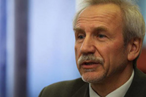 Карбалевіч: «Нельга выключаць і такі фінал кампаніі: Лукашэнка супраць хатняй гаспадыні»