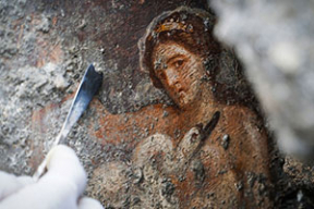 В руинах Помпеев найдена эротическая фреска: секс принцессы с лебедем. Фотофакт