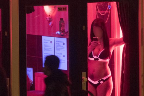 Амстердамский квартал красных фонарей в упадке. Почему?