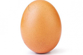 Второе яйцо набрало более шести миллионов лайков. Оно с трещиной!