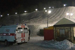 В Могилеве молодой человек погиб, катаясь с горки на тюбинге