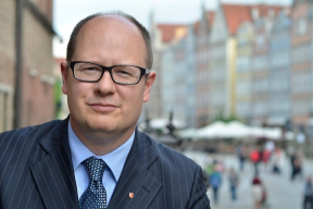 Cкончался получивший ножевые ранения мэр Гданьска