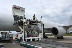 И у Мадуро внезапно появилось много денег