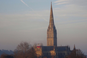 Собчак – о российском флаге на соборе Солсбери: «Просто идиоты»