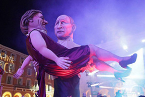 Огромный Путин несет Депардье на карнавальном параде в Ницце