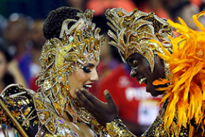 Бразильянки дали жару на карнавале