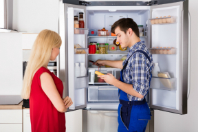 Кому доверить ремонт холодильника