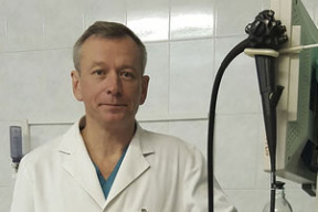 Лучшего эндоскописта оставили в колонии, несмотря на просьбы пациентов