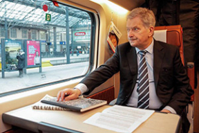 В телеге сегодня. Первое лицо без кортежей и мигалок едет на поезде