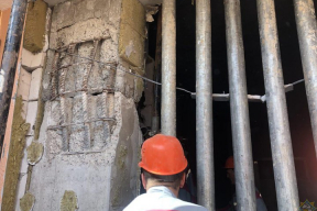 «Сказали всем выйти на улицу». В Минске из многоэтажки эвакуировали людей — из-за трещин