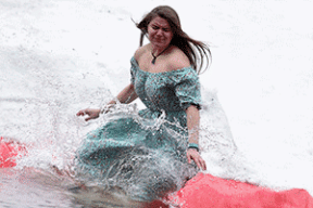 Как белорусы под Минском Калифорнию поддержали