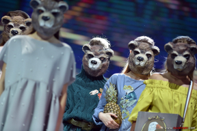 Белорусский fashion в пяти фото: балаклавы, комиксы, «голые платья»