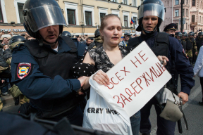 «А ты оскорбил власть?» Как в Петербурге полиция разгоняла оппозицию