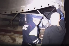 Противники аккумуляторного завода задержали фуру, которая ехала с предприятия. Что там нашли?