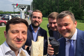 Киевляне обиделись на Зеленского. Ему пришлось съесть шаурму!