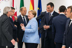 Немецкие СМИ: «Когда Меркель дрожит – слетаются стервятники»