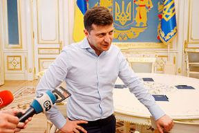 «Пафос и позолота». Как выглядит кабинет Зеленского и его администрация