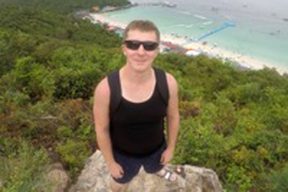 «Они консультанты и не имеют отношения к изготовлению». Кого задержали за смертоносный салют