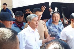 Экс-президент Кыргызстана задержан, он взял вину за стрельбу по силовикам на себя