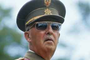 Суд одобрил вынос тела диктатора на простое кладбище