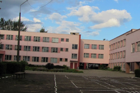 Видеофакт: «Сегодня на улице дождь – соответственно в нашей школе тоже»