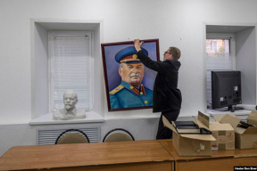 За что в России любят Сталина?